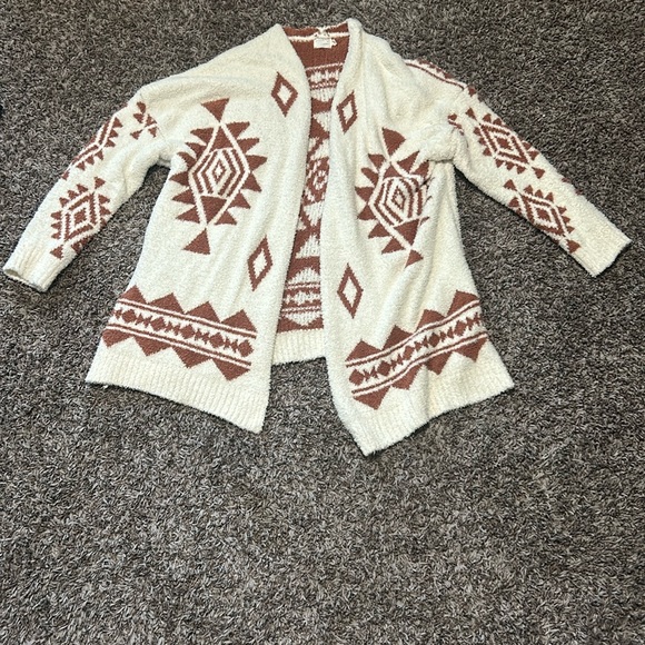 Brown and white sweater. Brand is dreamers by debut, size is small/medium. - Picture 1 of 3